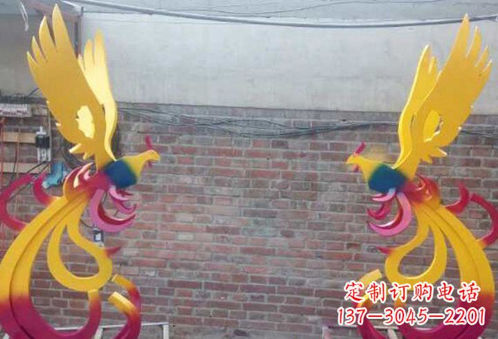 烟台不锈钢公园彩色凤凰雕塑——艺术与自然的融合