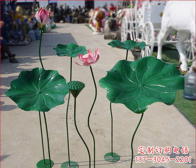 烟台不锈钢荷花雕塑色彩斑斓美不胜收