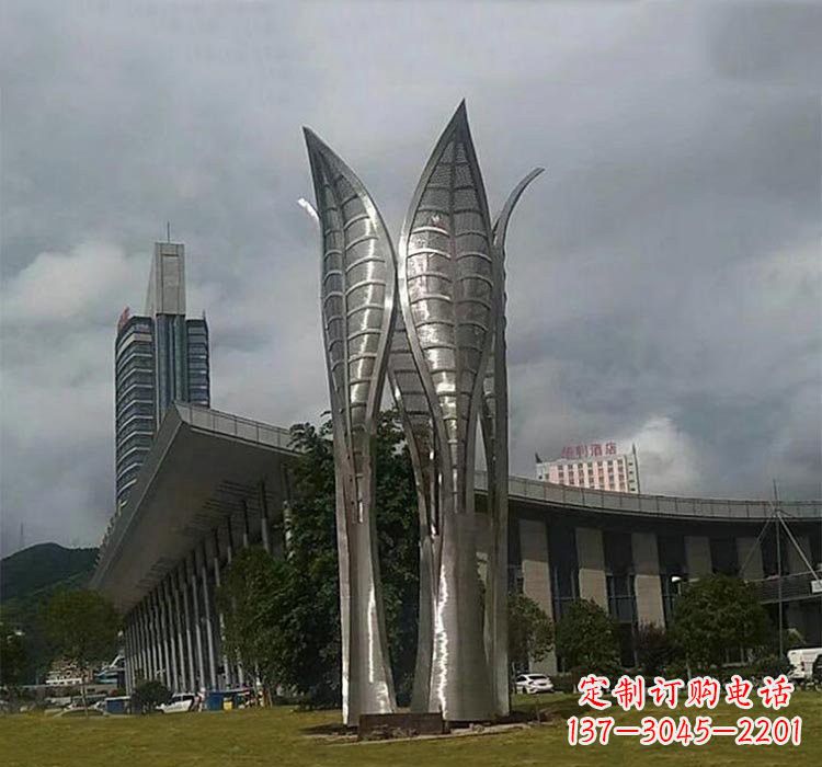 烟台不锈钢公园大型树叶雕塑精美绝伦