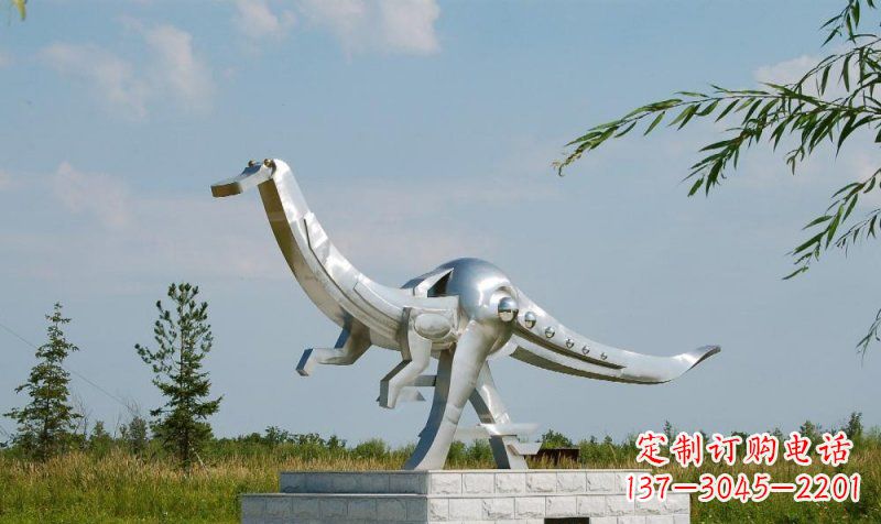 烟台不锈钢鸭嘴龙雕塑艺术与自然完美结合