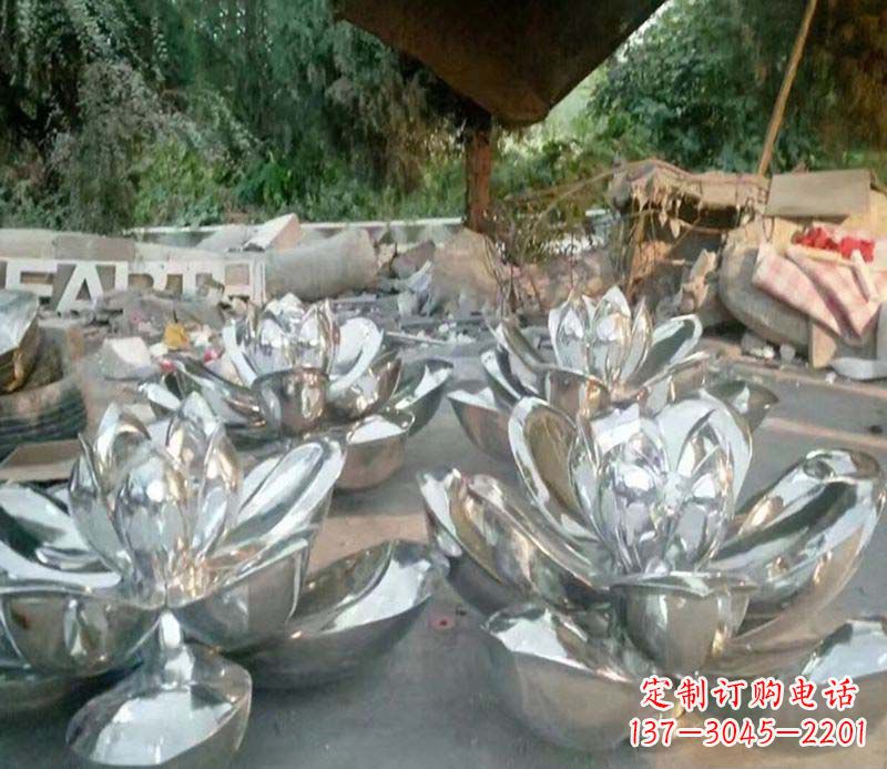 烟台不锈钢荷花雕塑给公园带来灿烂美景