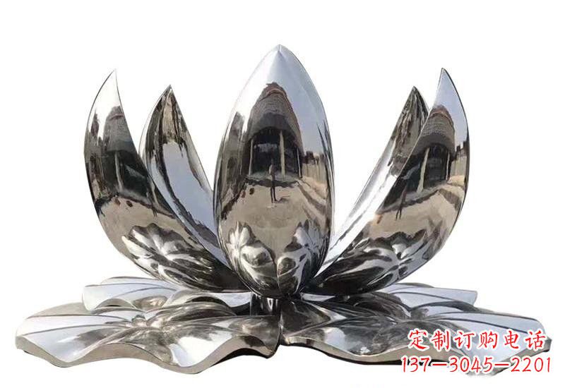 烟台不锈钢公园镜面莲花雕塑光彩夺目