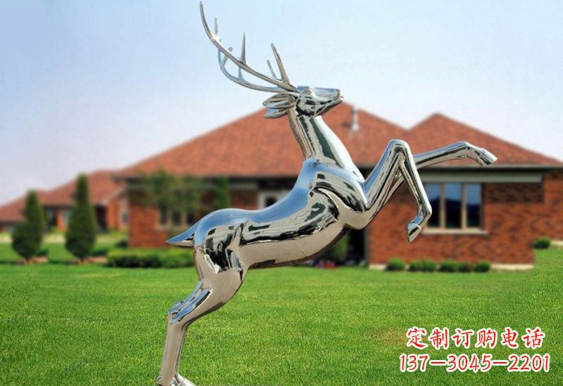 烟台梅花鹿雕塑 镜面反射着璀璨美景