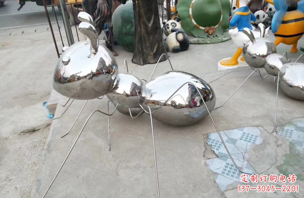烟台不锈钢公园蚂蚁动物雕塑