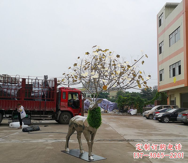 烟台不锈钢公园的梅花鹿雕塑