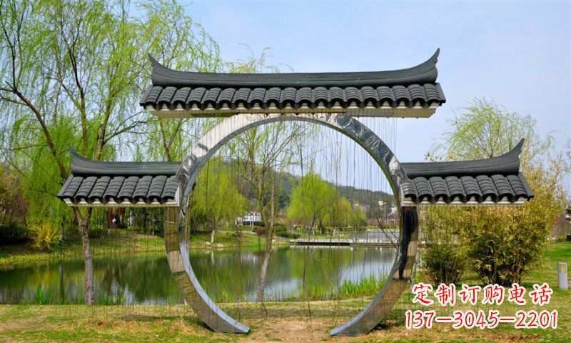 烟台不锈钢公园月亮门雕塑传承中华文化