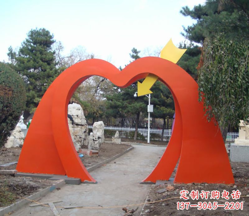 烟台不锈钢拱门雕塑给空间增添灵动之美