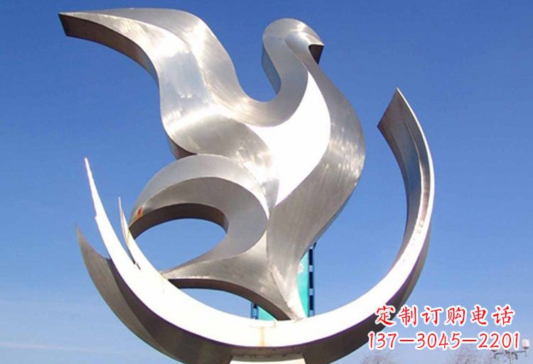烟台不锈钢鸽子雕塑美丽的象征
