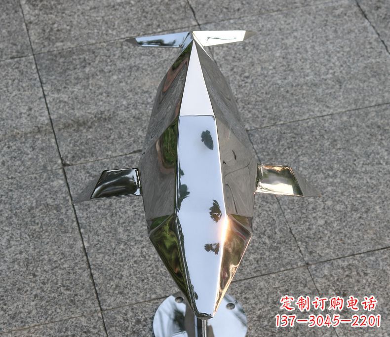 烟台海豚雕塑令不锈钢广场更加灿烂