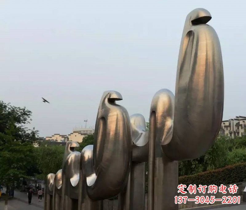 烟台不锈钢骆驼雕塑给城市增添新魅力