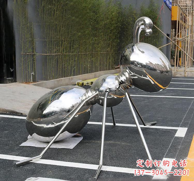 烟台不锈钢蚂蚁雕塑——象征力量与智慧