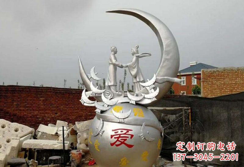 烟台牛郎织女传说的不锈钢雕塑