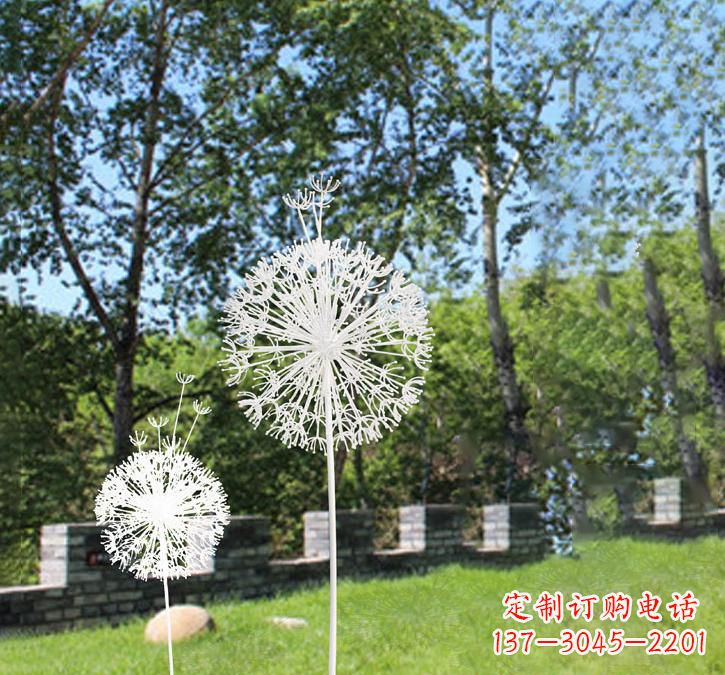 烟台不锈钢广场上的蒲公英雕塑