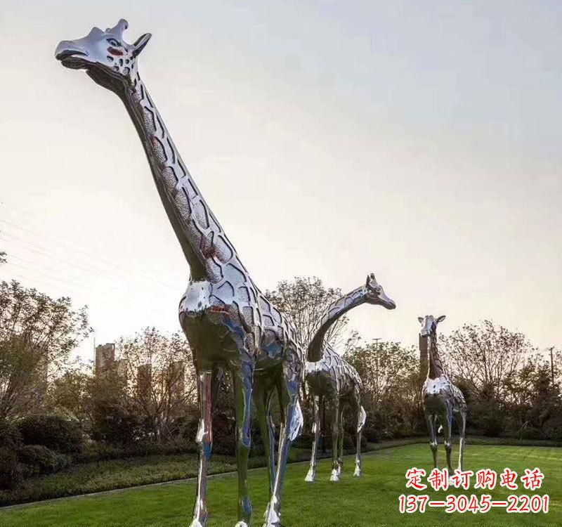 烟台不锈钢长颈鹿雕塑美丽的艺术精神