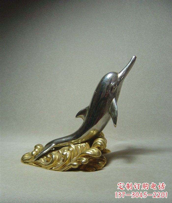 烟台海豚雕塑艺术的海洋之美