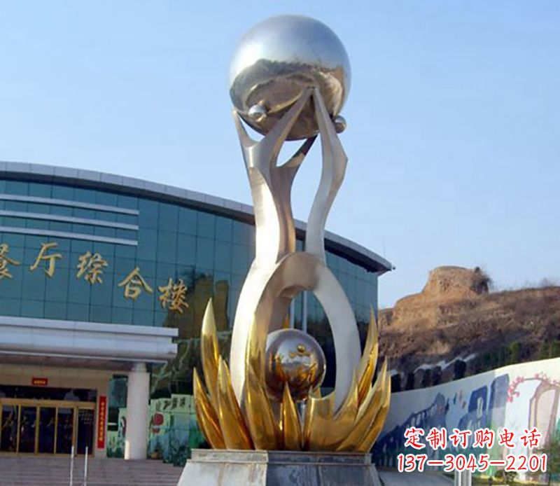 烟台不锈钢荷叶托球雕塑艺术之美