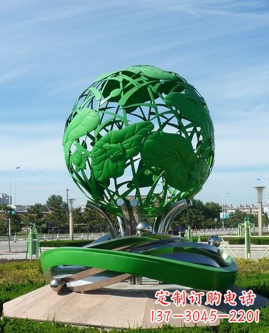 烟台荷叶穿梭的美丽雕塑