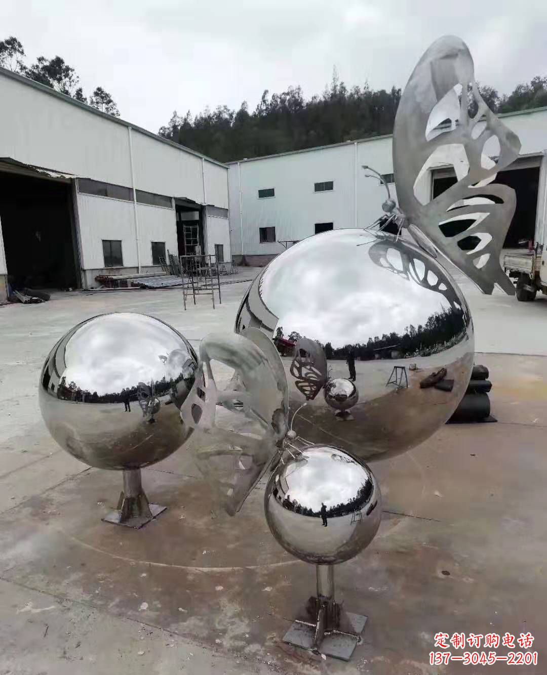 烟台不锈钢蝴蝶雕塑美丽而迷人