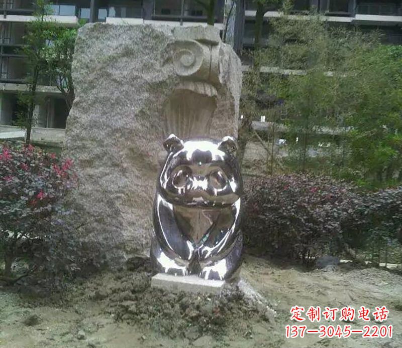 烟台不锈钢熊猫雕塑它的美丽与魅力