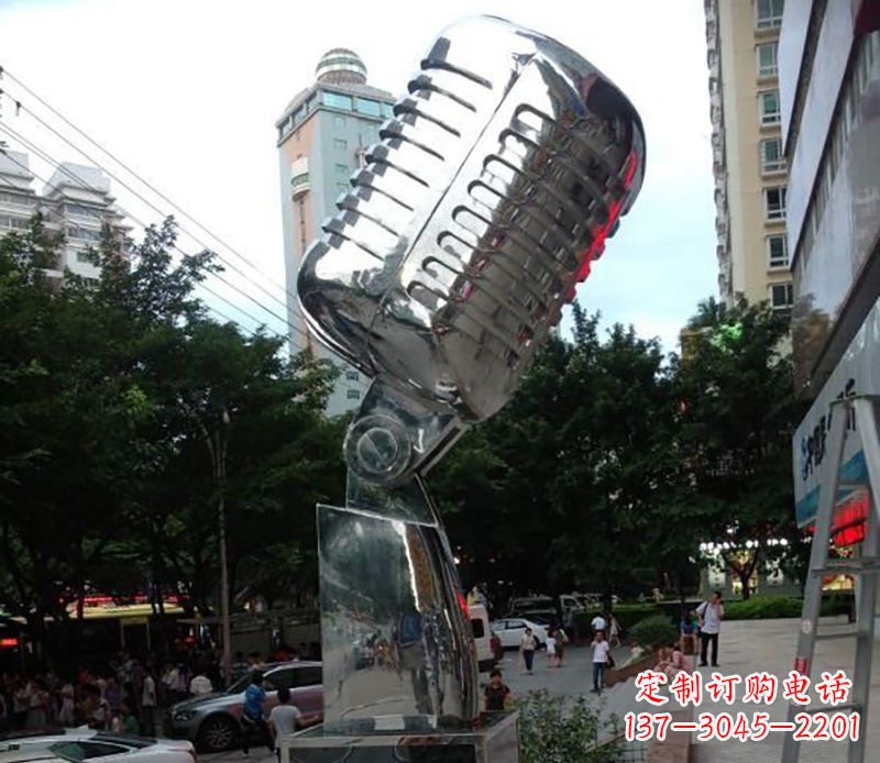 烟台不锈钢话筒雕塑象征传统文化和新时代