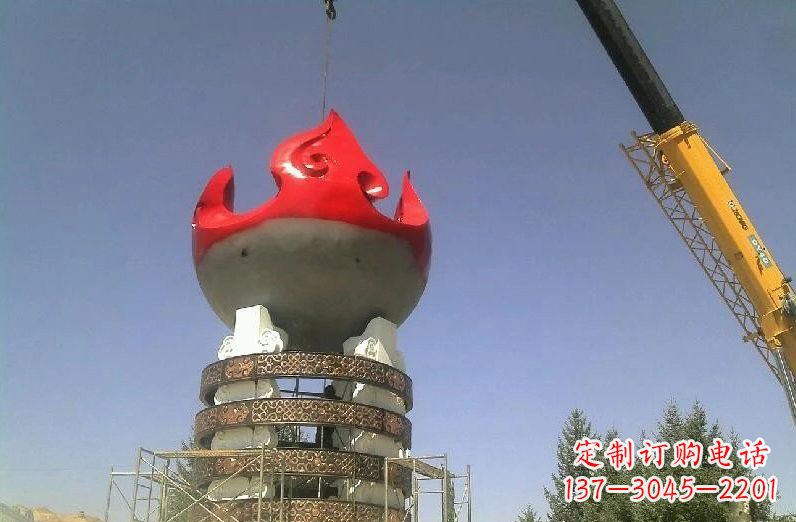烟台不锈钢火炬雕塑象征着永恒的精神
