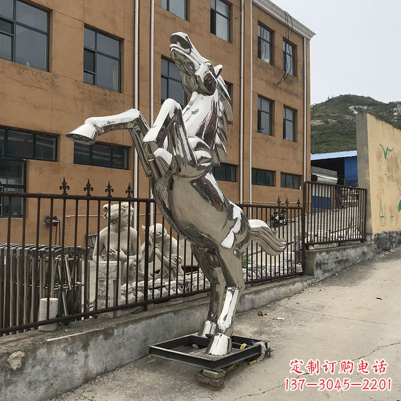 烟台不锈钢镜面奔马雕塑