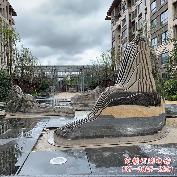 烟台不锈钢镜面假山雕塑给城市带来灵动之美