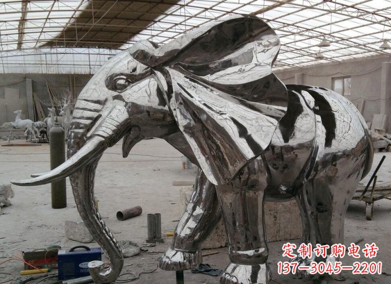 烟台不锈钢镜面大象雕塑——独特的艺术精品