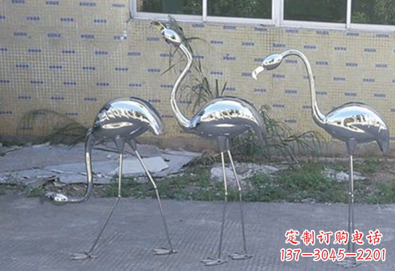 烟台不锈钢火烈鸟雕塑给人以美好的视觉享受