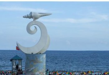 烟台海浪与海螺雕塑的结合——不锈钢景区的美景