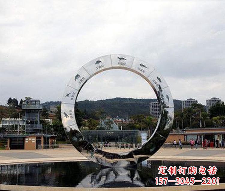 烟台恐龙圆环雕塑让恐龙永久存在
