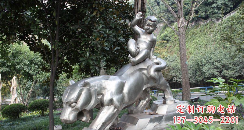 烟台不锈钢老虎雕塑美丽而又可爱