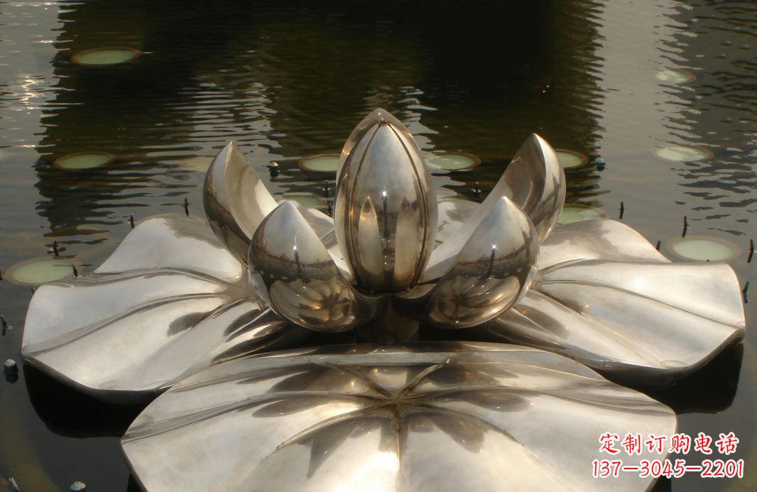 烟台不锈钢莲花雕塑绚丽多彩的艺术之美