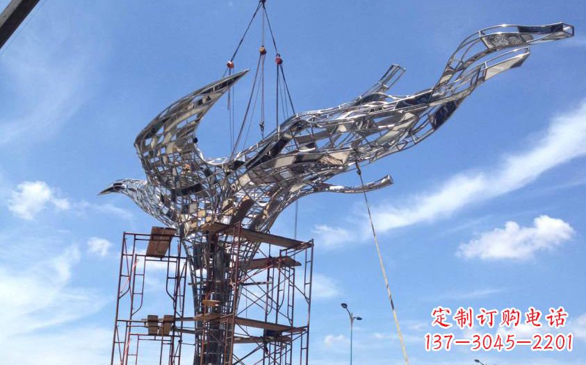 烟台不锈钢镂空鸽子雕塑美丽的象征