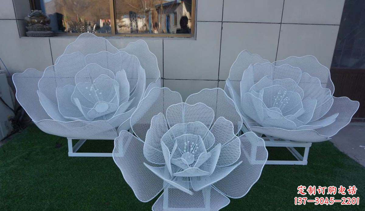 烟台不锈钢荷花雕塑一种精美而经久不衰的艺术品