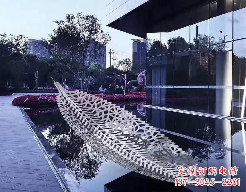 烟台不锈钢镂空树叶雕塑——精致美观的艺术精品