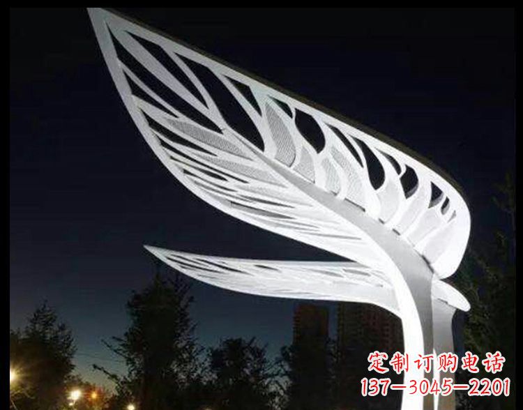 烟台不锈钢镂空树叶雕塑点缀景观