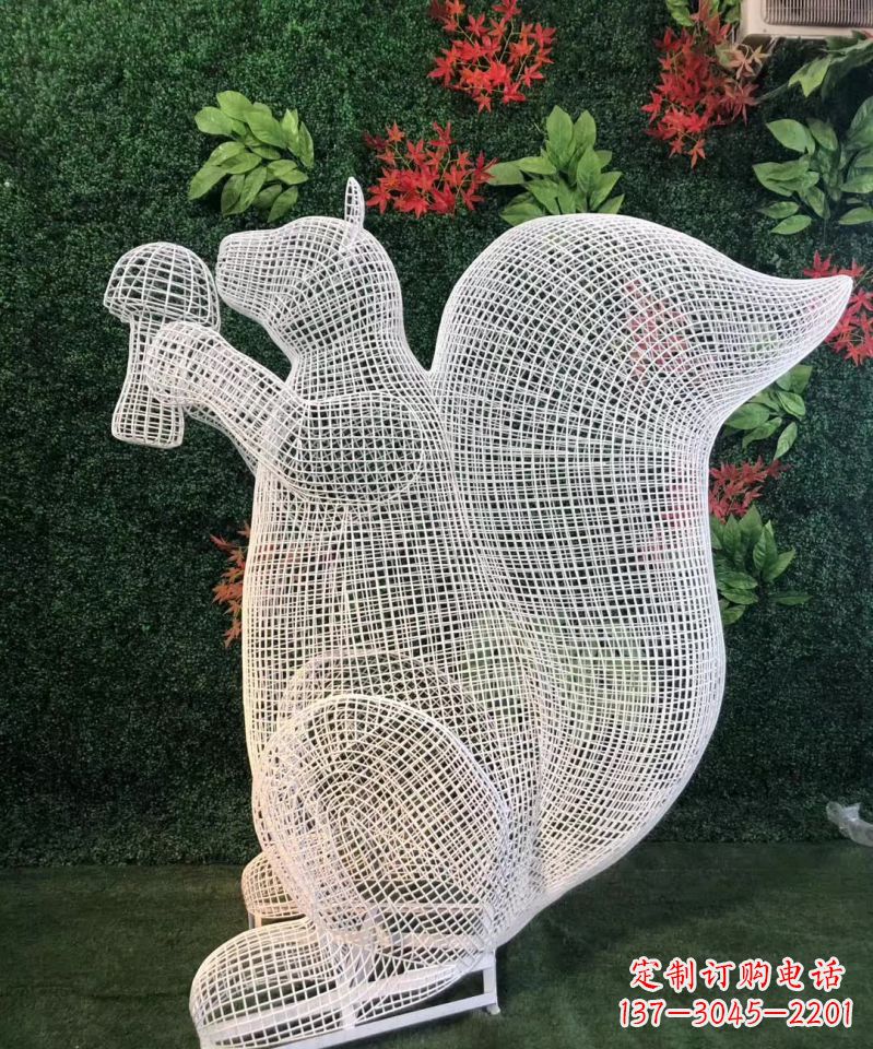 烟台不锈钢松鼠雕塑展现自然的美