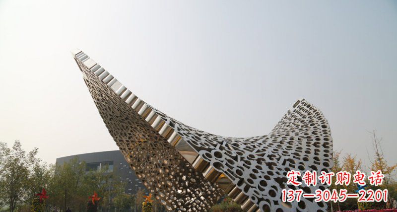 烟台不锈钢字母雕塑——点缀美丽的空间