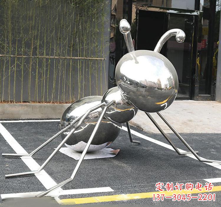 烟台不锈钢蚂蚁雕塑象征着勤劳与坚毅