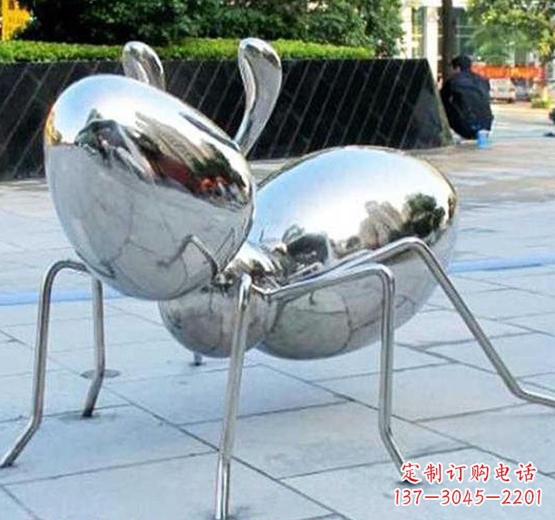 烟台不锈钢蚂蚁雕塑一座象征努力的艺术作品