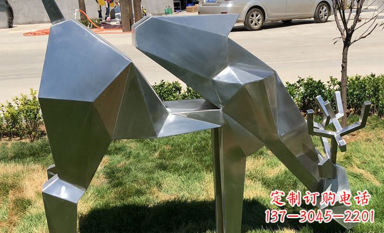 烟台不锈钢梅花鹿雕塑给公园带来美丽风景