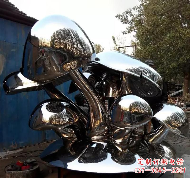 烟台不锈钢蘑菇雕塑给空间增添活力