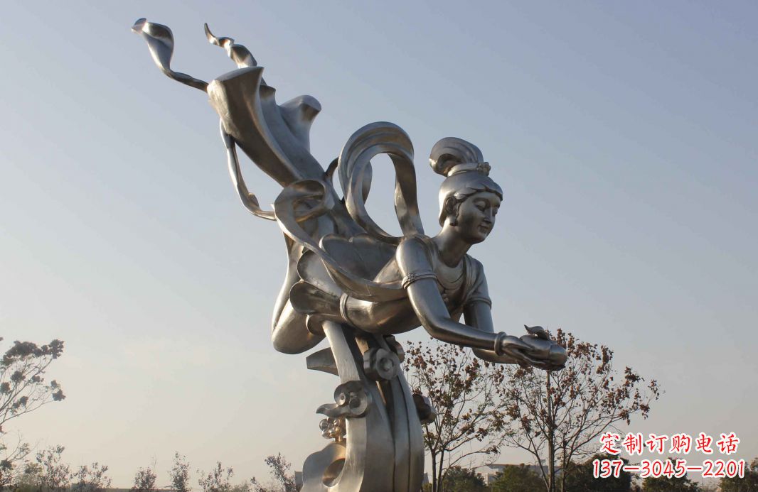 烟台不锈钢蟠桃祈福广场雕塑