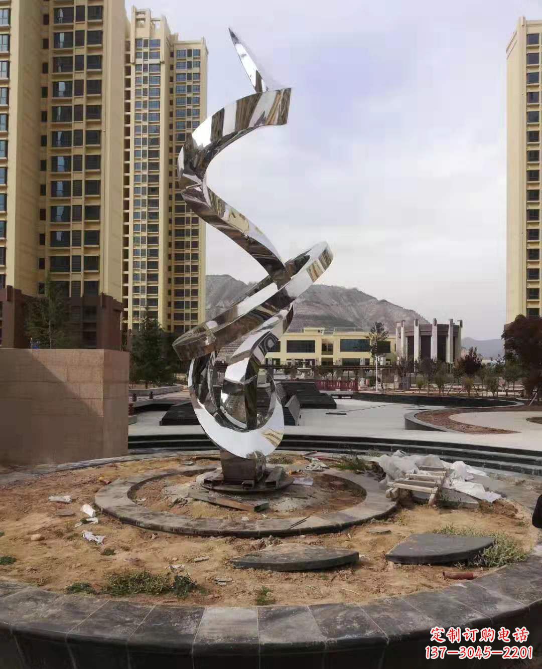 烟台飘带雕塑美化城市空间的艺术