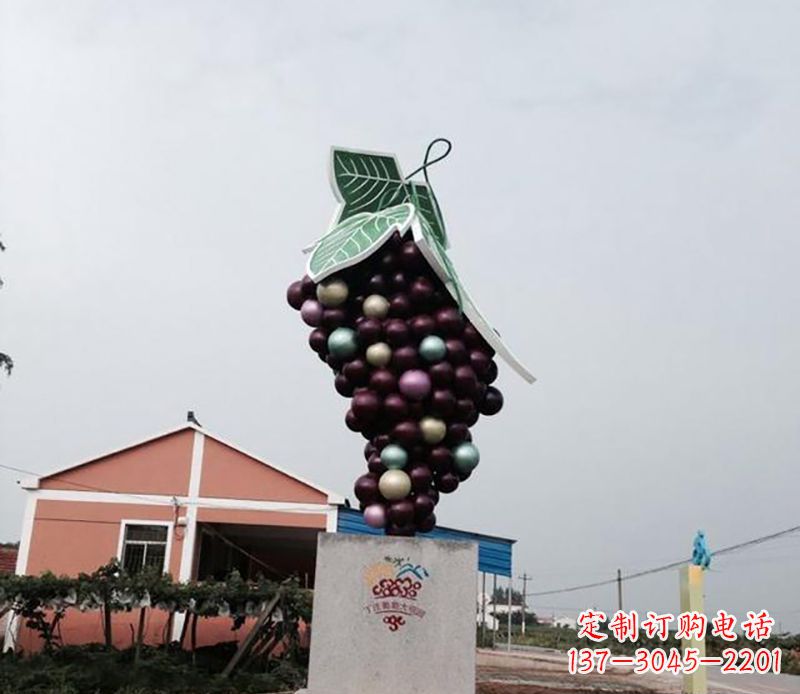 烟台精美绝伦的不锈钢葡萄雕塑