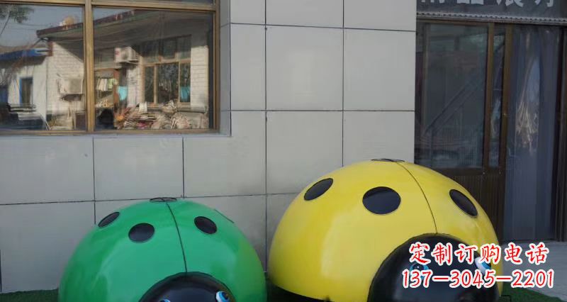 烟台不锈钢瓢虫雕塑精致而富有艺术感