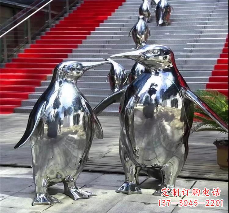 烟台不锈钢企鹅雕塑海洋生物的艺术表现