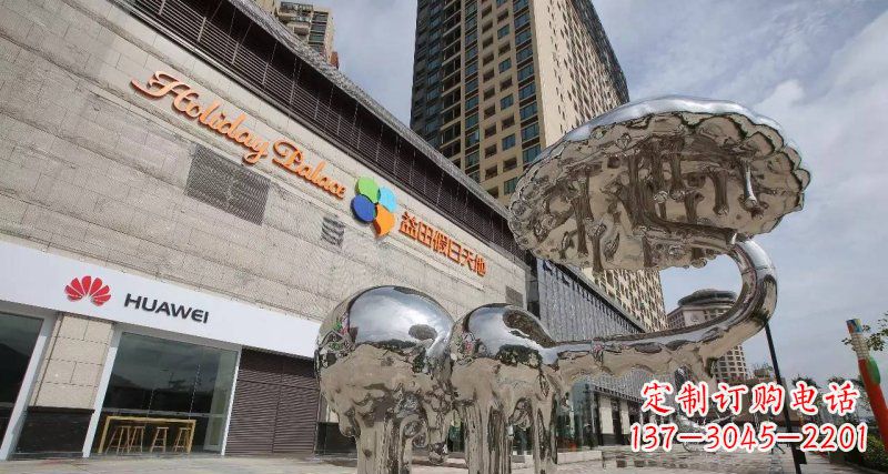 烟台不锈钢门前的大象雕塑