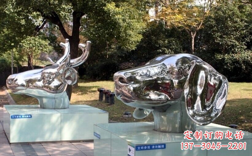 烟台十二生肖头像景观雕塑